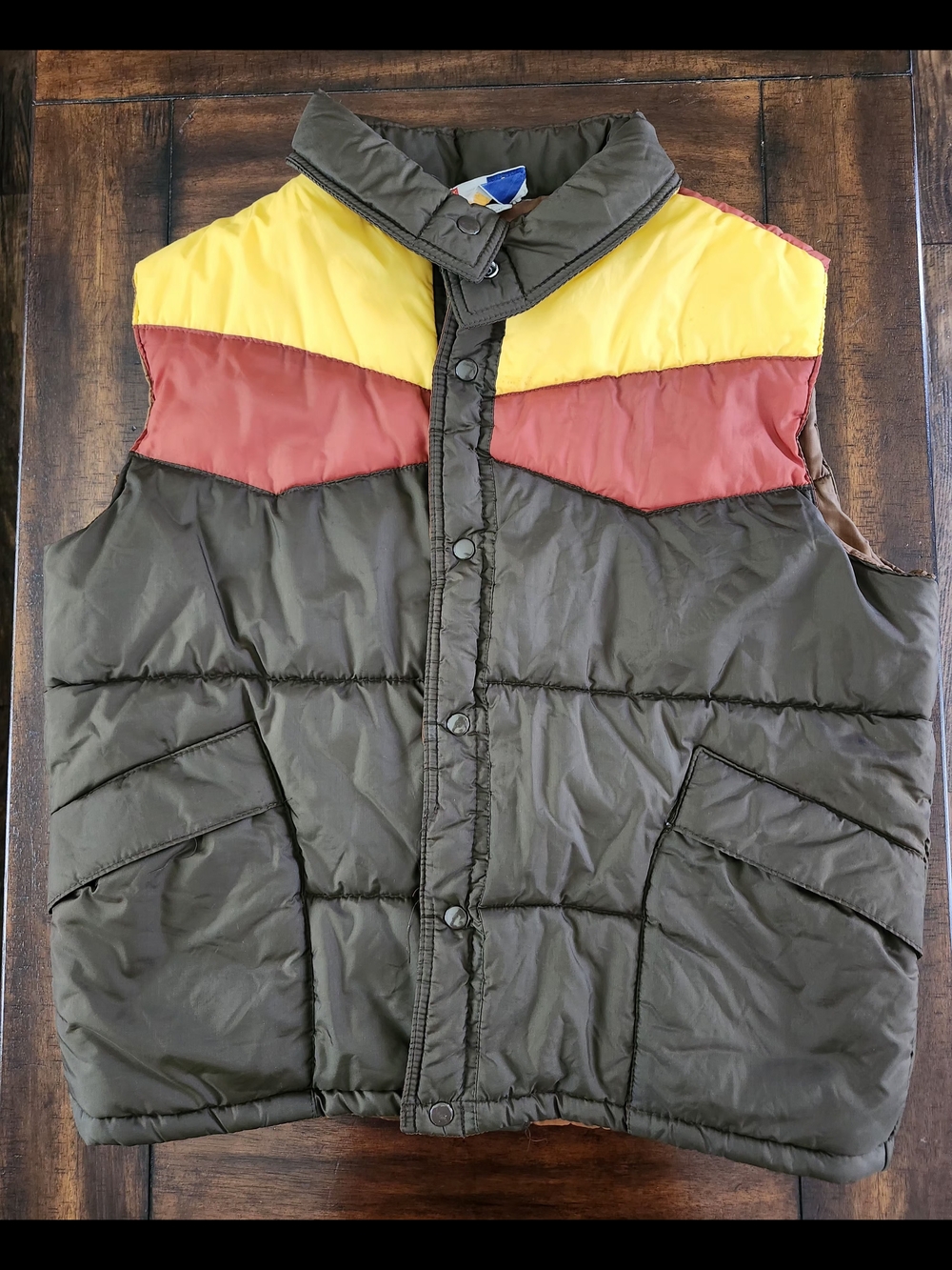 1970s Adventura Puffer Vest With Colorblock Design